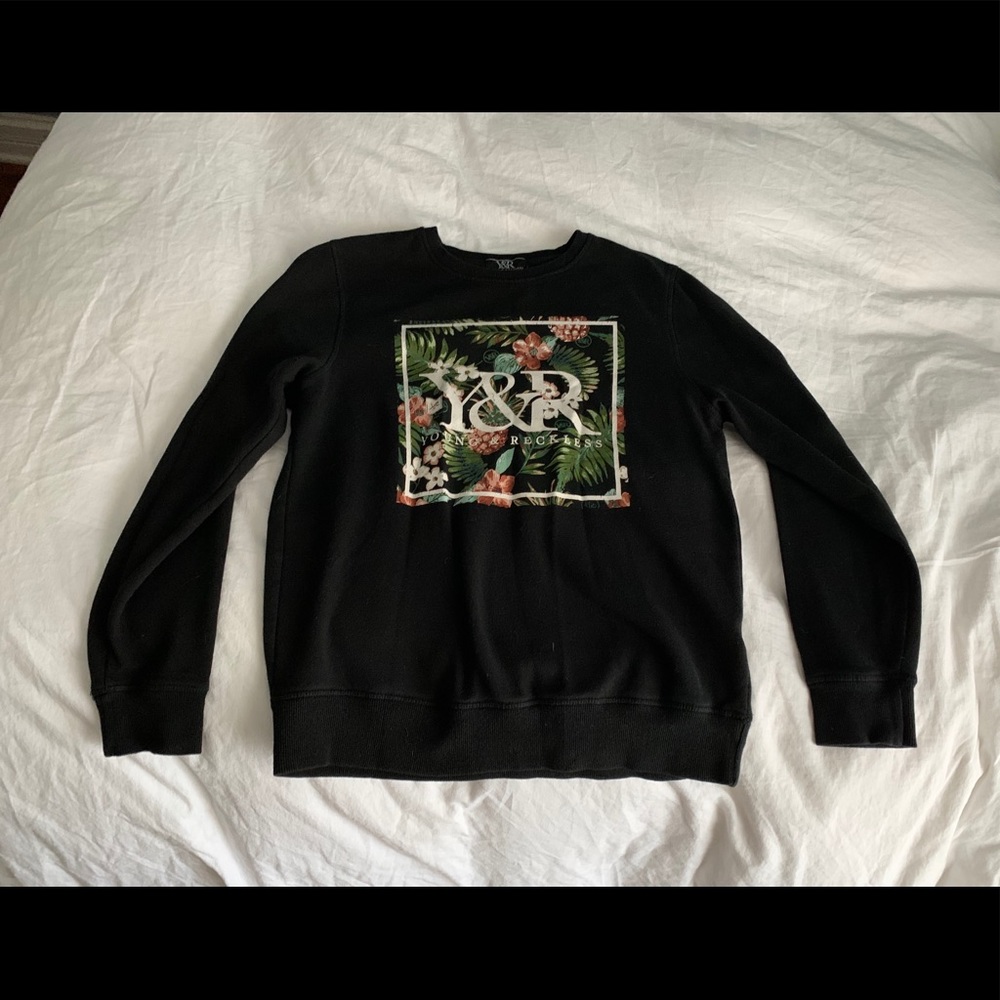 Y & R pullover - Picture 1 of 4